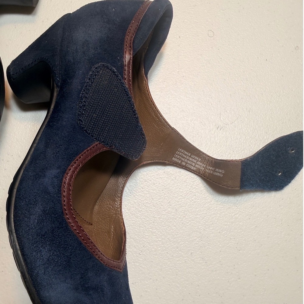 Earthies Navy Suede Mary Jane Comfort Heels Women's Size 7.5 - Picture 14 of 14